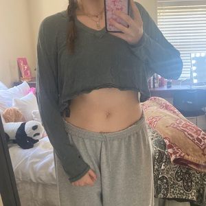 super cute loose green crop top